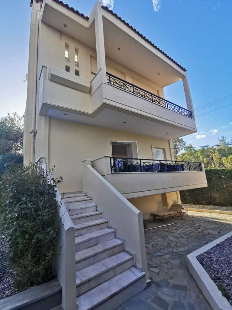 House in Dioni,  12584471