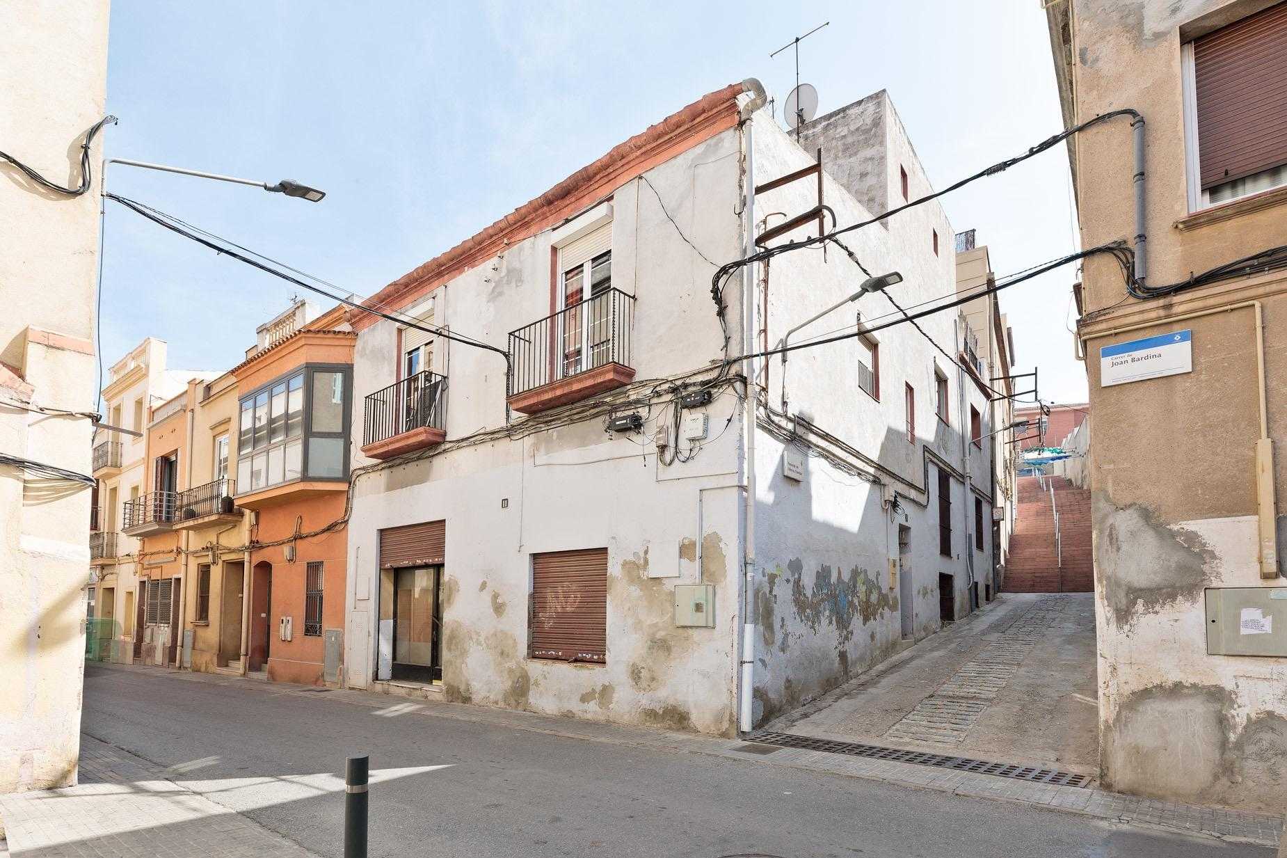 Huis in Sant Boi de Llobregat, Catalunya 12584526