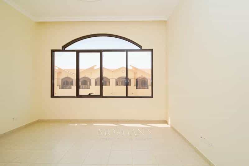 بيت في Dubai, Dubai 12585186