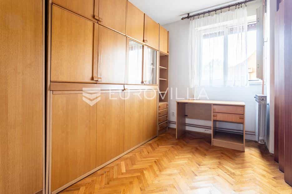 公寓 在 希贝尼克, 西本斯科-克宁斯卡祖帕尼娅 12585244