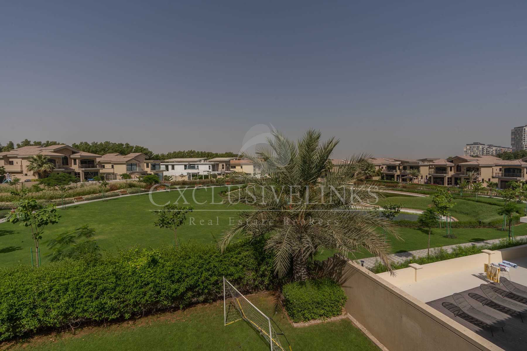 Residential in Dubai, Dubai 12585322