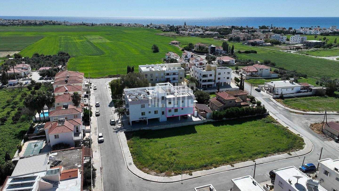 Condominium in Perivolia, Larnaka 12585471
