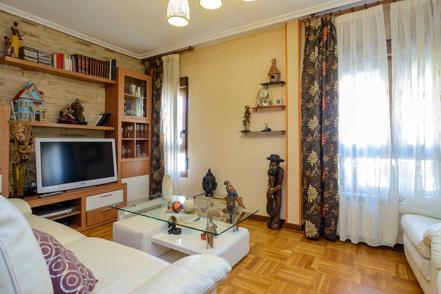 公寓 在 奥维耶多, 阿斯图里亚斯 12585933