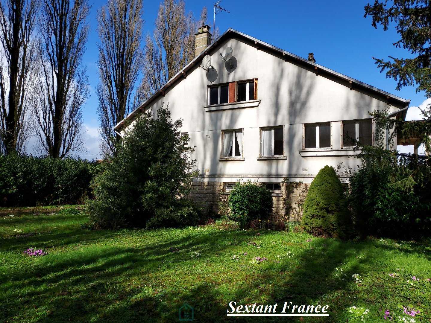 House in Grandvilliers, Hauts-de-France 12586243