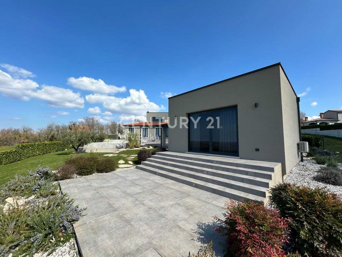 House in Vižinada, Istria County 12589263