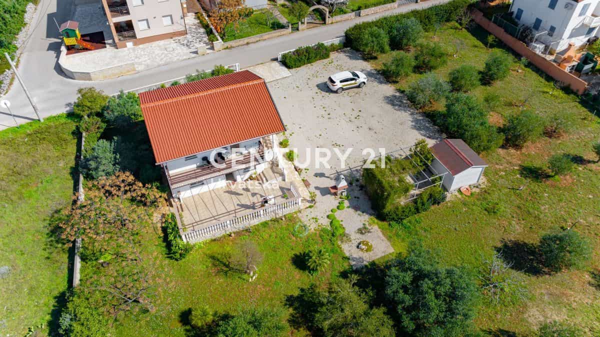 жилой дом в Vir, Zadar County 12590021