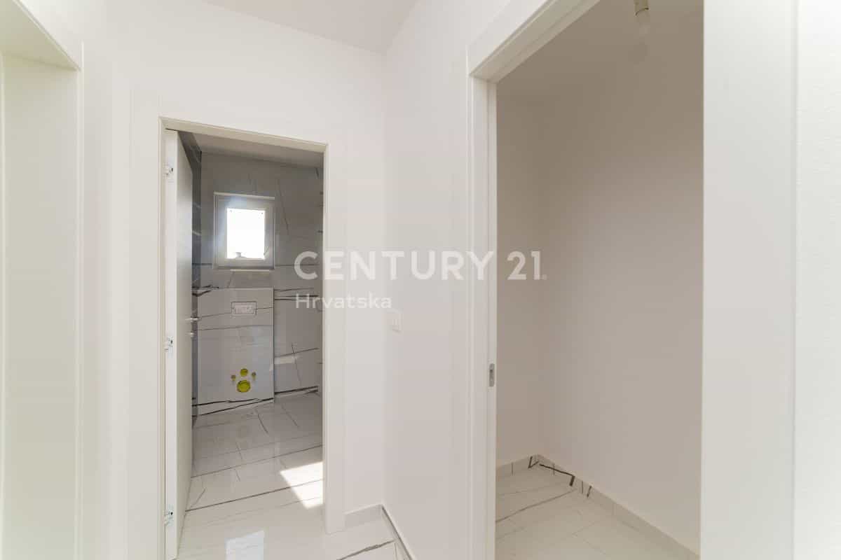 公寓 在 Vir, Zadar County 12590023