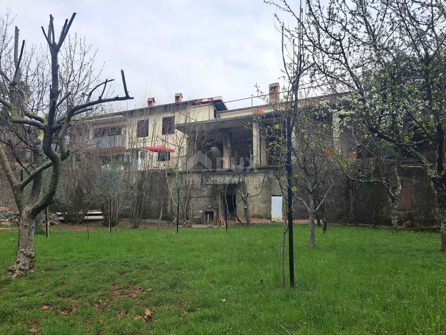 rumah dalam Matulji, Primorsko-Goranska Zupanija 12590103