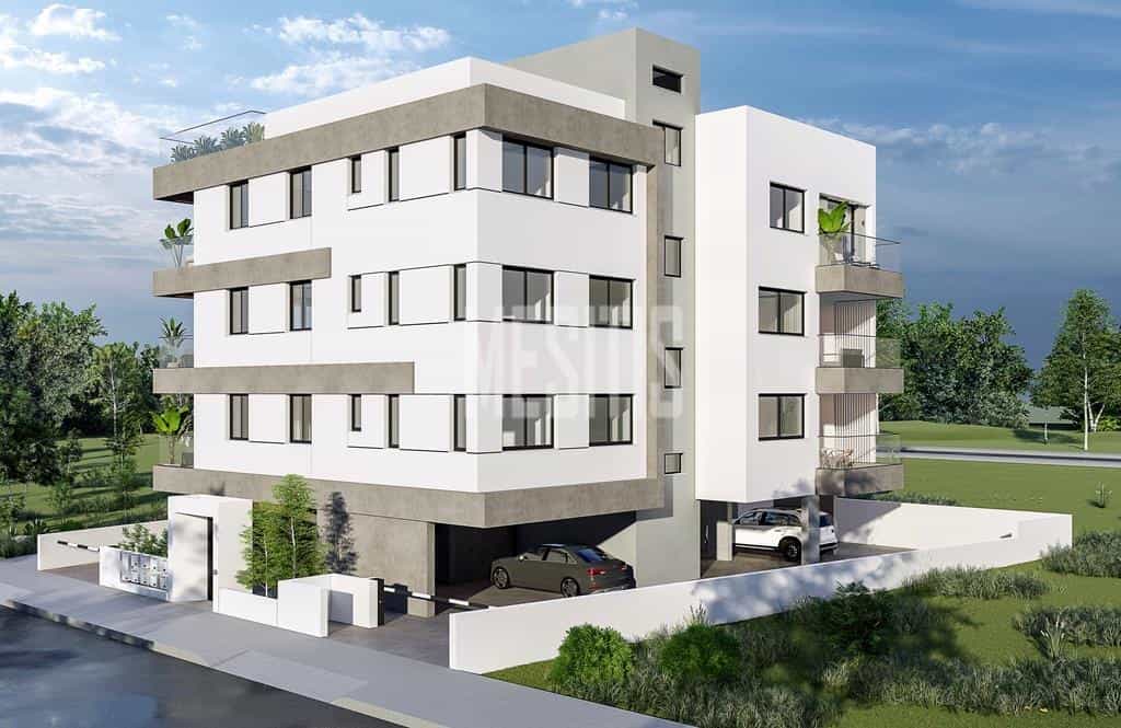 公寓 在 Latsia, Nicosia 12590167