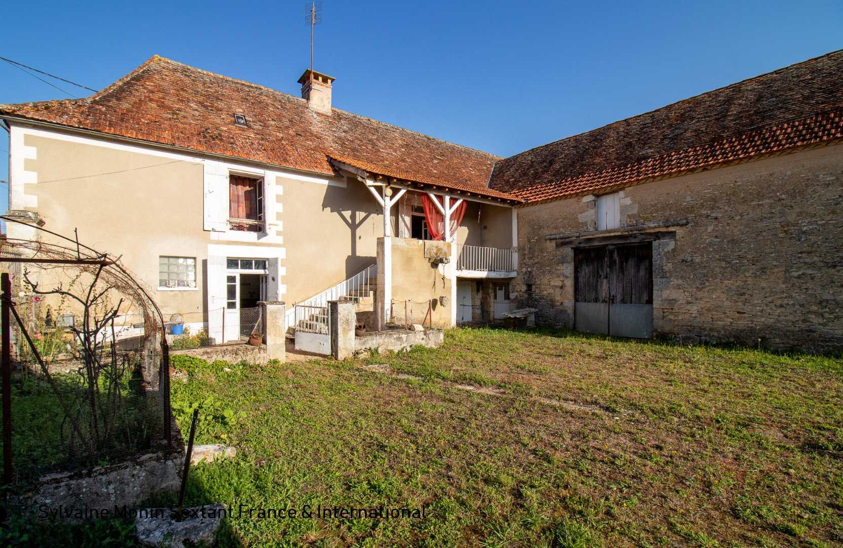 House in Mayac, Nouvelle-Aquitaine 12590387