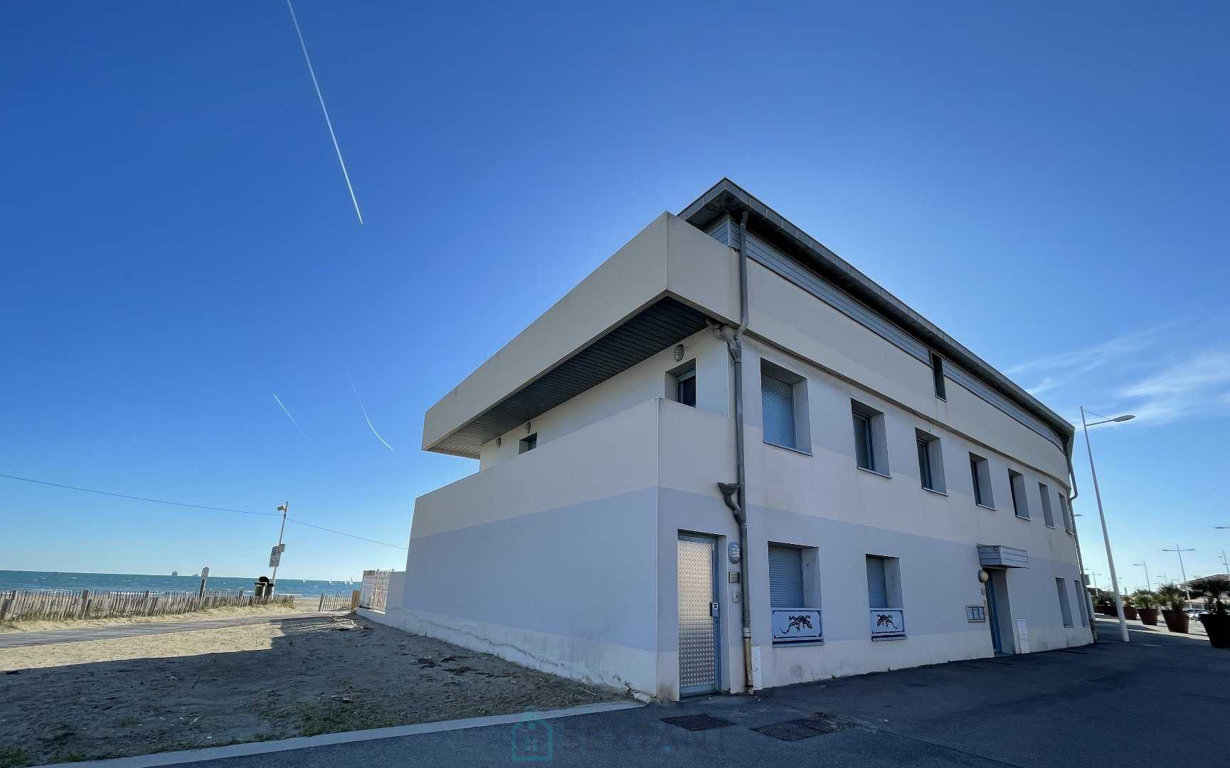 Residential in Fos-sur-Mer, Provence-Alpes-Côte d'Azur 12590412
