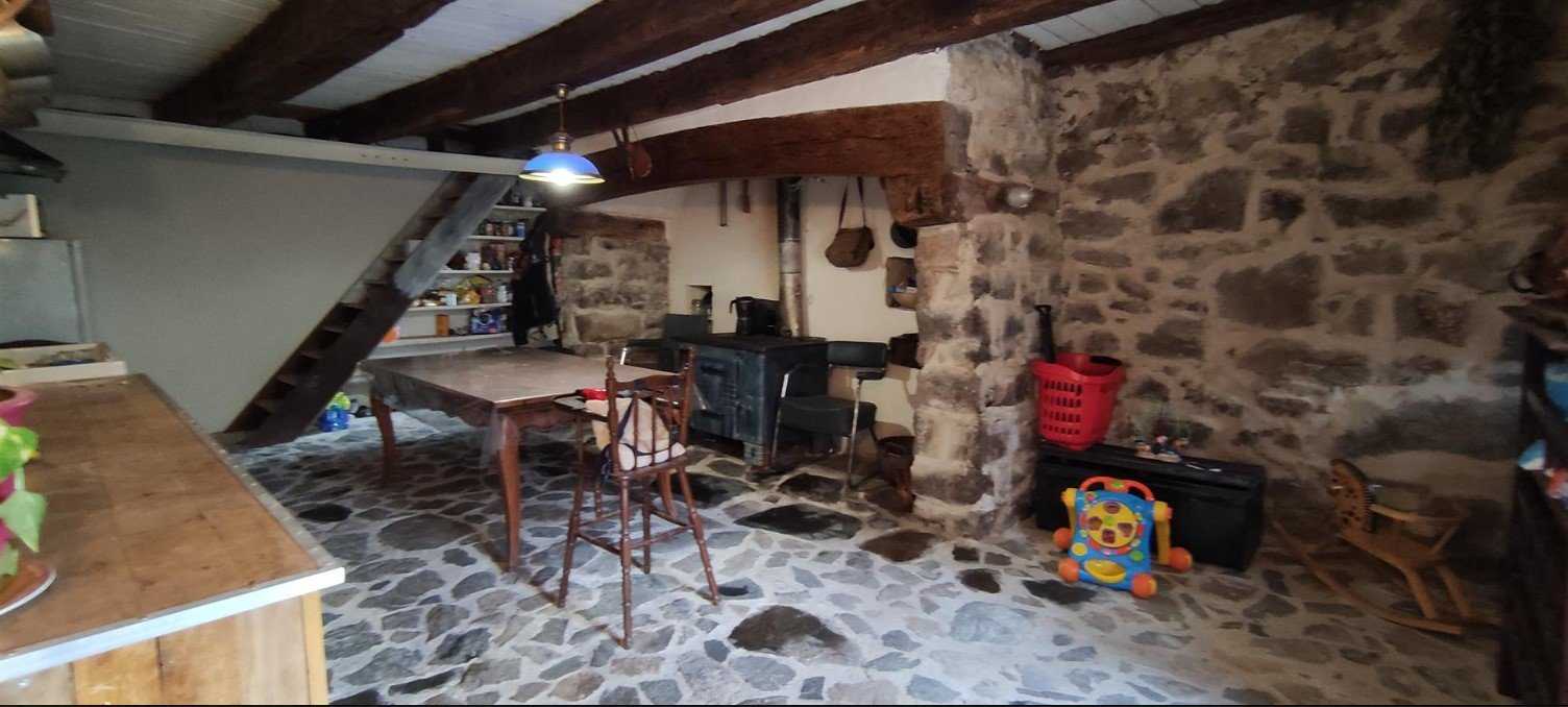 жилой дом в Tremouille, Овернь-Рона-Альпы 12590885