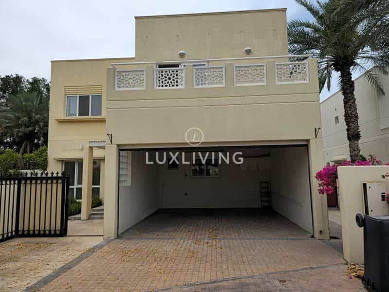 Residential in Dubai, Dubai 12591880