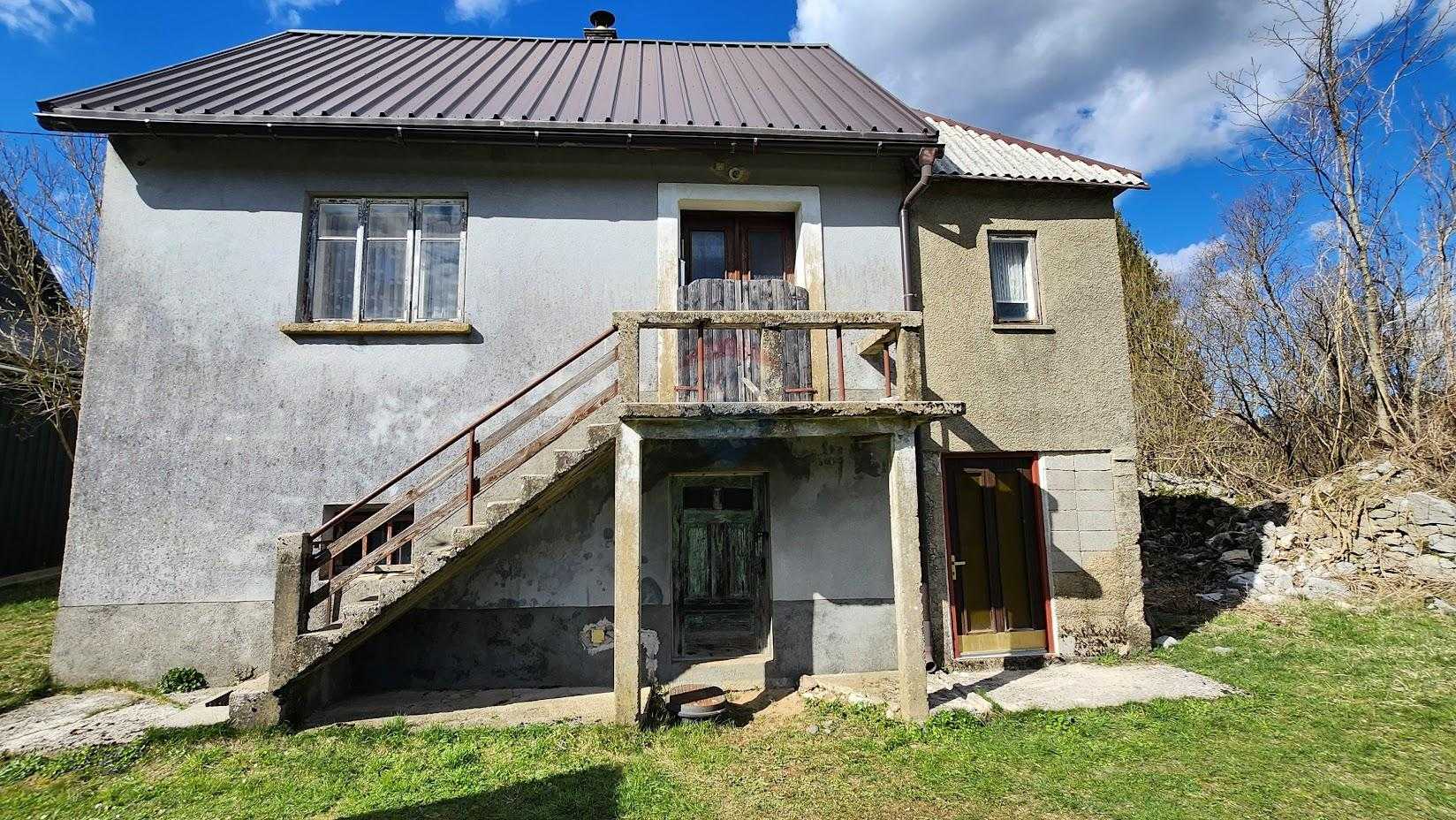 房子 在 Lič, Primorsko-goranska županija 12592362