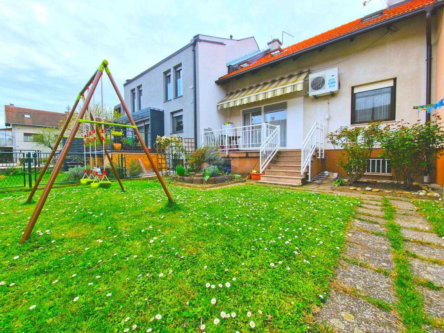 House in Vukomerec, Zagreb, Grad 12592370