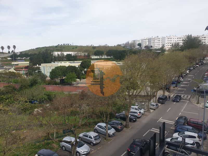 Condominium in Amadora, Lisboa 12592460
