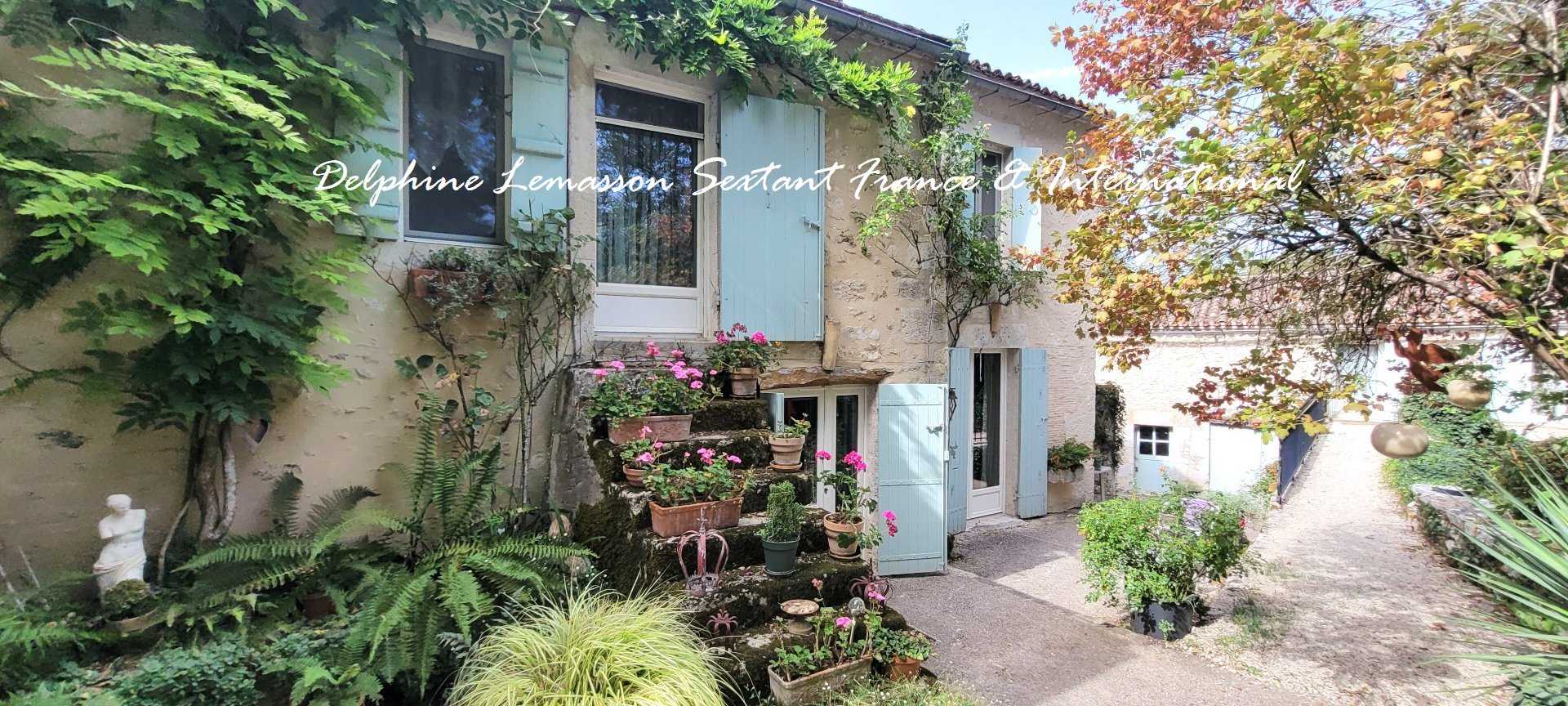House in Sainte-Foy-la-Grande, Nouvelle-Aquitaine 12592642