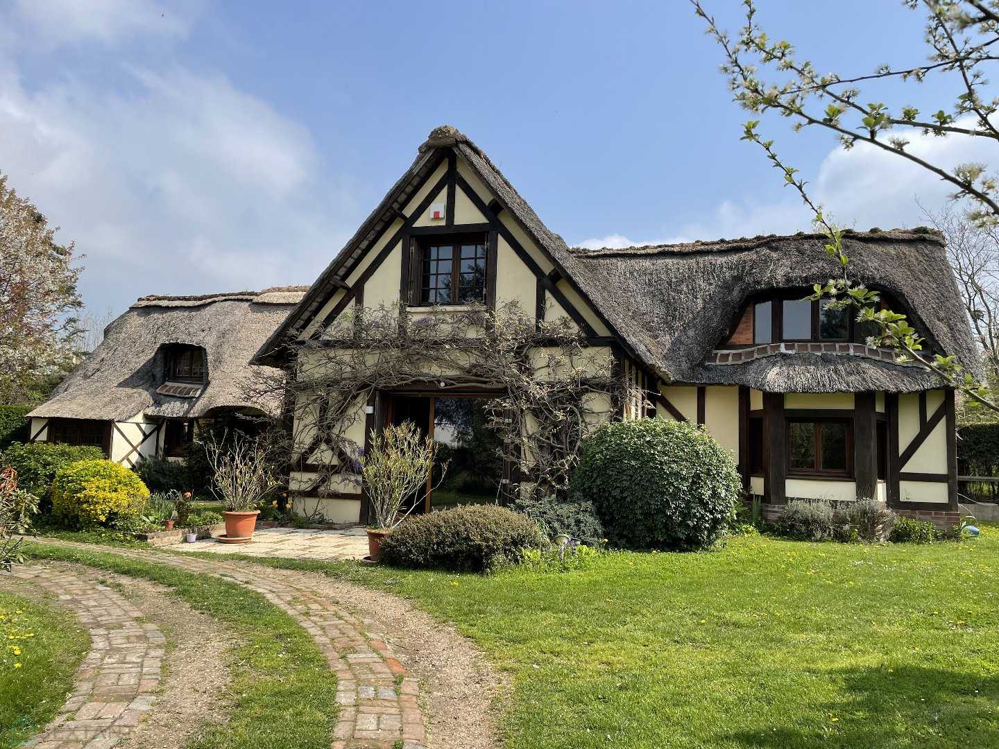 rumah dalam Caugé, Normandie 12592939