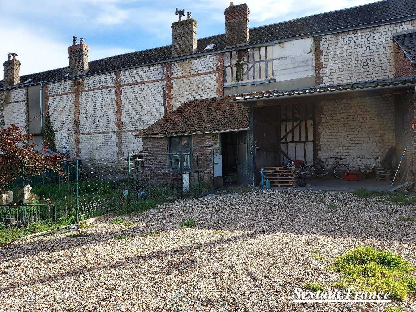 House in Saint-Pierre-les-Elbeuf, Normandie 12593268