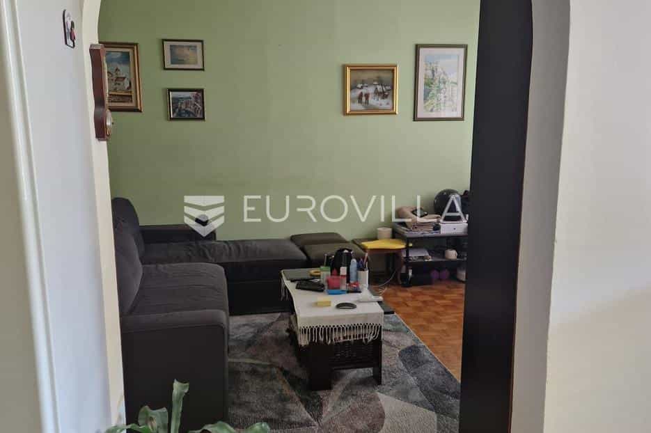 Condominium dans Strmen Dolac, Splitsko-Dalmatinska Zupanija 12593504