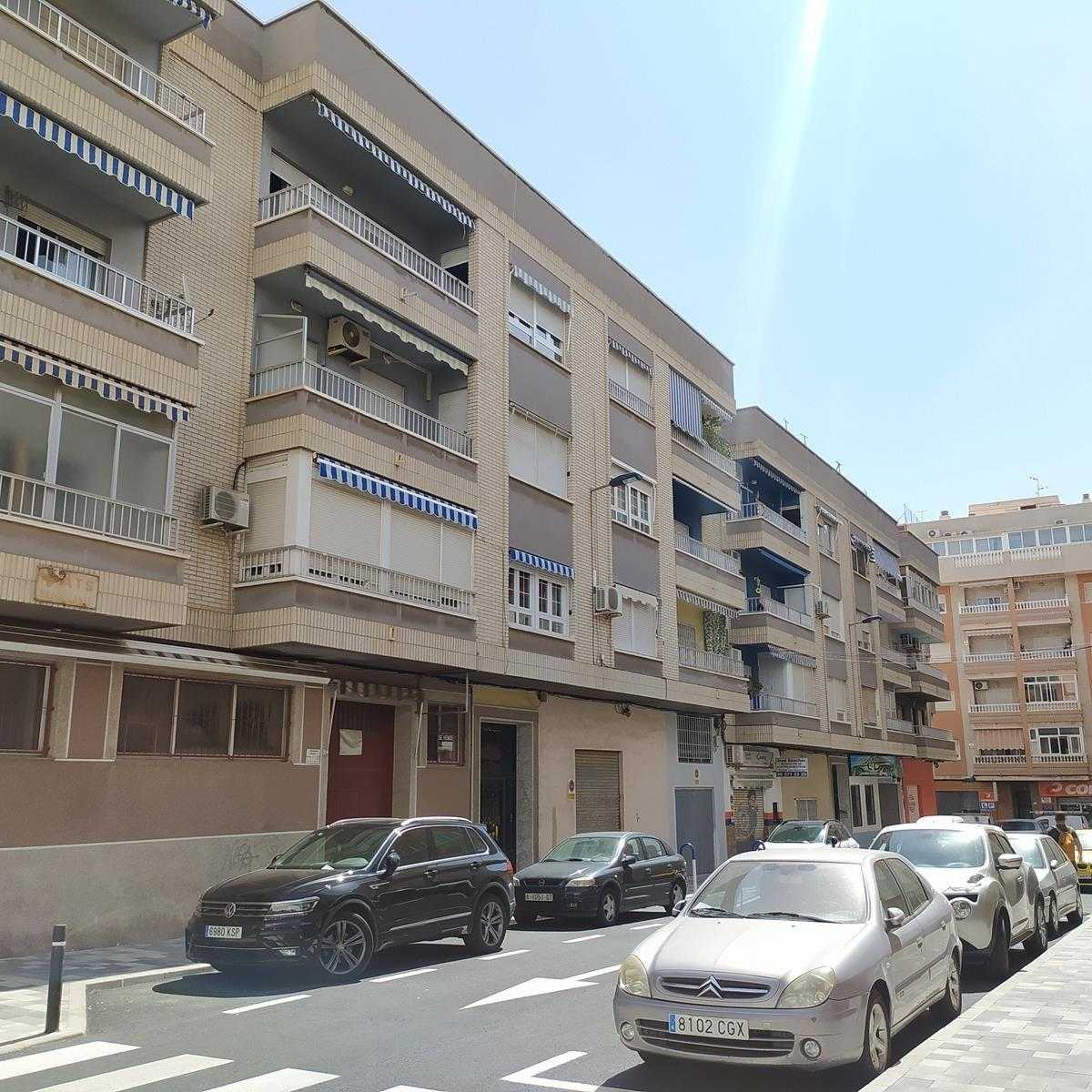 Condominium in Torrevieja, Valencia 12594262