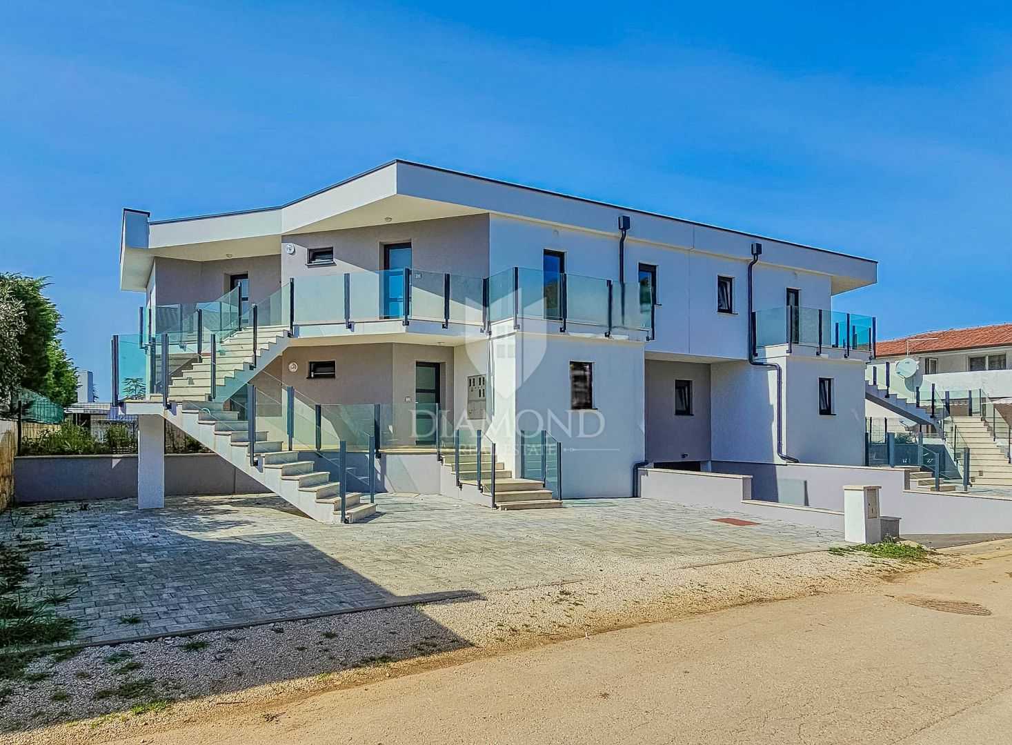 Condominium in Umag, Istria County 12594360