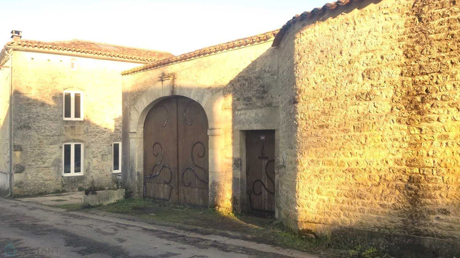 жилой дом в Rouillac, Nouvelle-Aquitaine 12594517