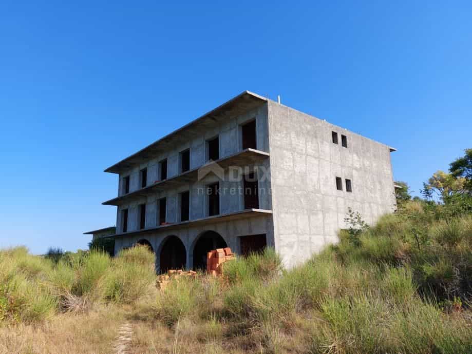 loger dans Razanac, Zadarska Zupanija 12594886