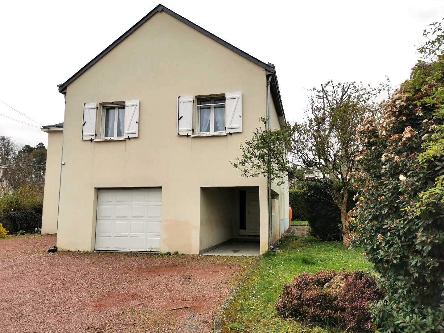 House in Amboise, Centre-Val de Loire 12595117