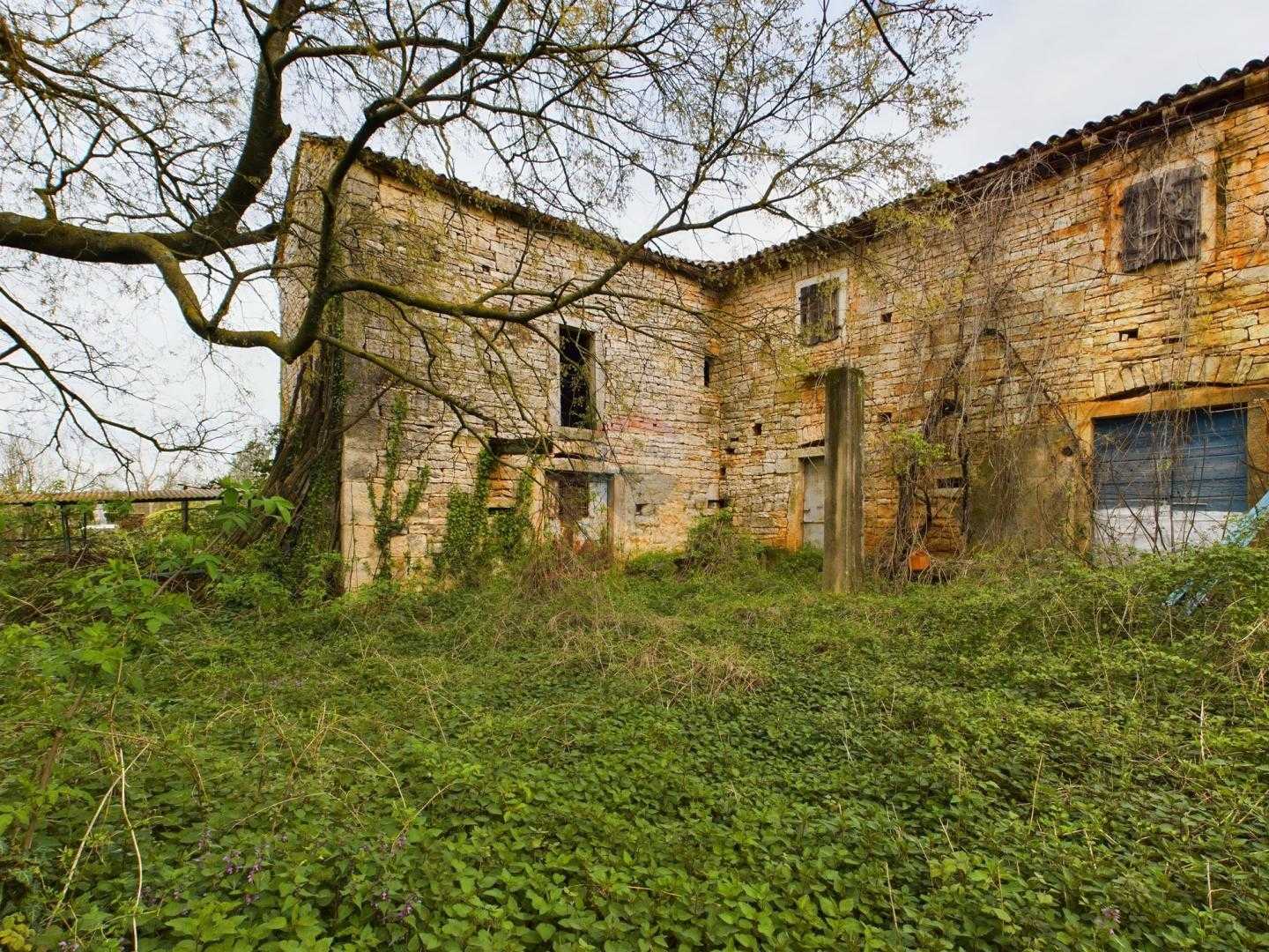 casa en Sveti Lovrec Pazenaticki, Istarska Županija 12595362