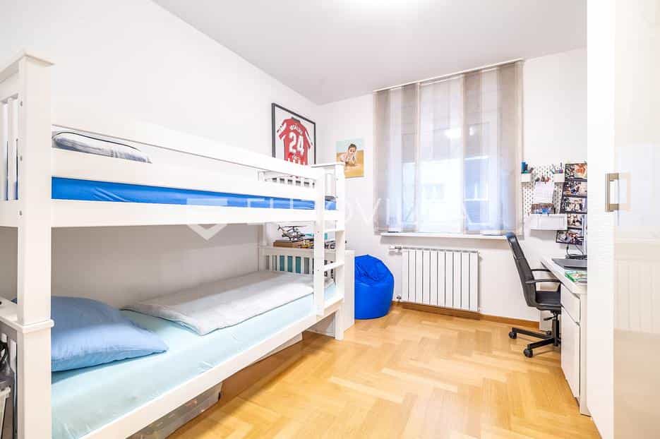 Condominium dans Jankomir, Zagreb, Grad 12595451