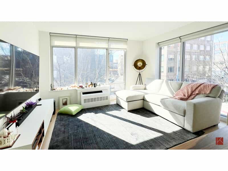 Condominium in New York, New York 12596149