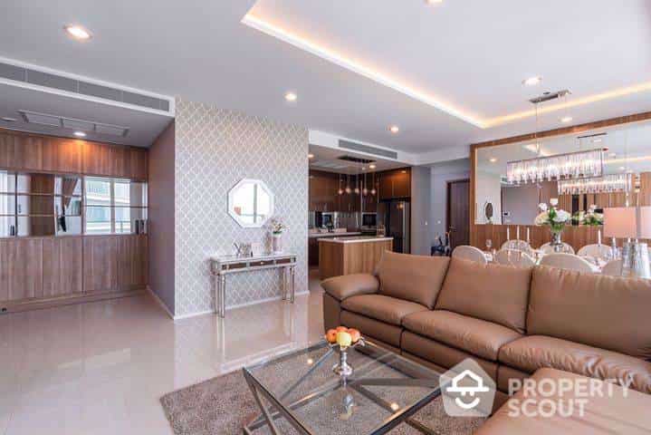 Condominium in Bang Khlo, Krung Thep Maha Nakhon 12596565