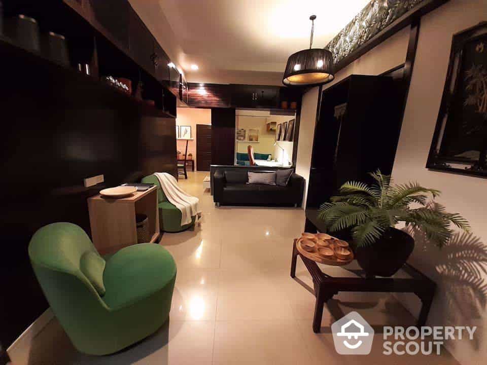 Condominium in Bang Chak, Samut Prakan 12598358