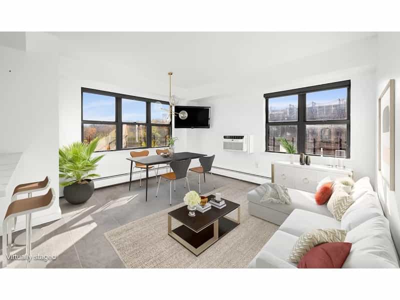 Condominium in Manhattan, New York 12604059
