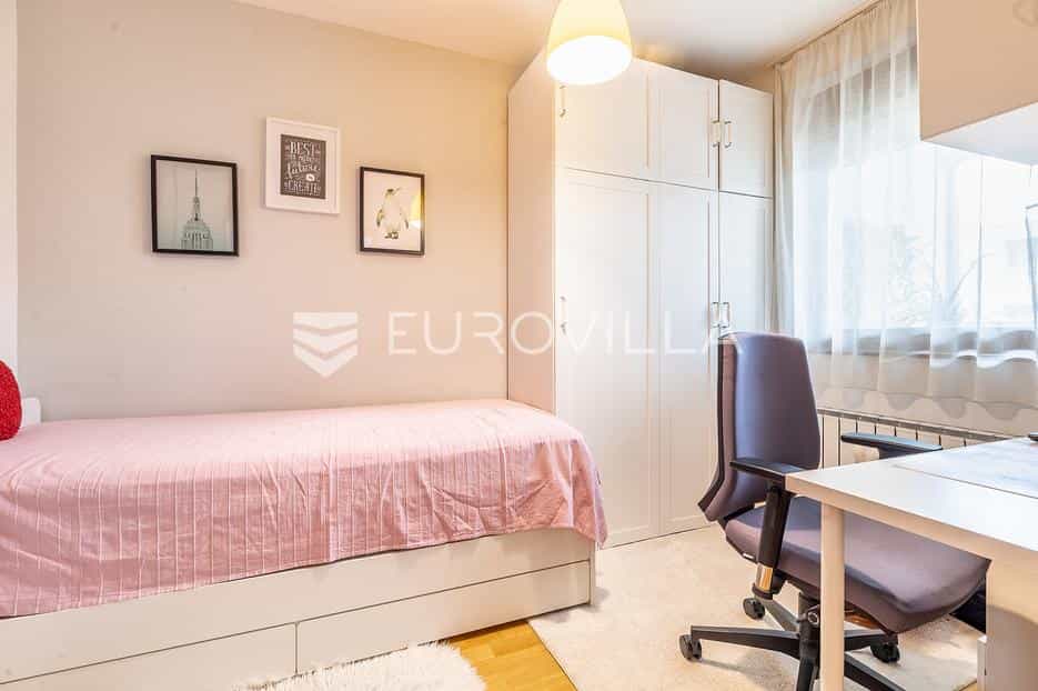 Condominium in Zagreb,  12604087