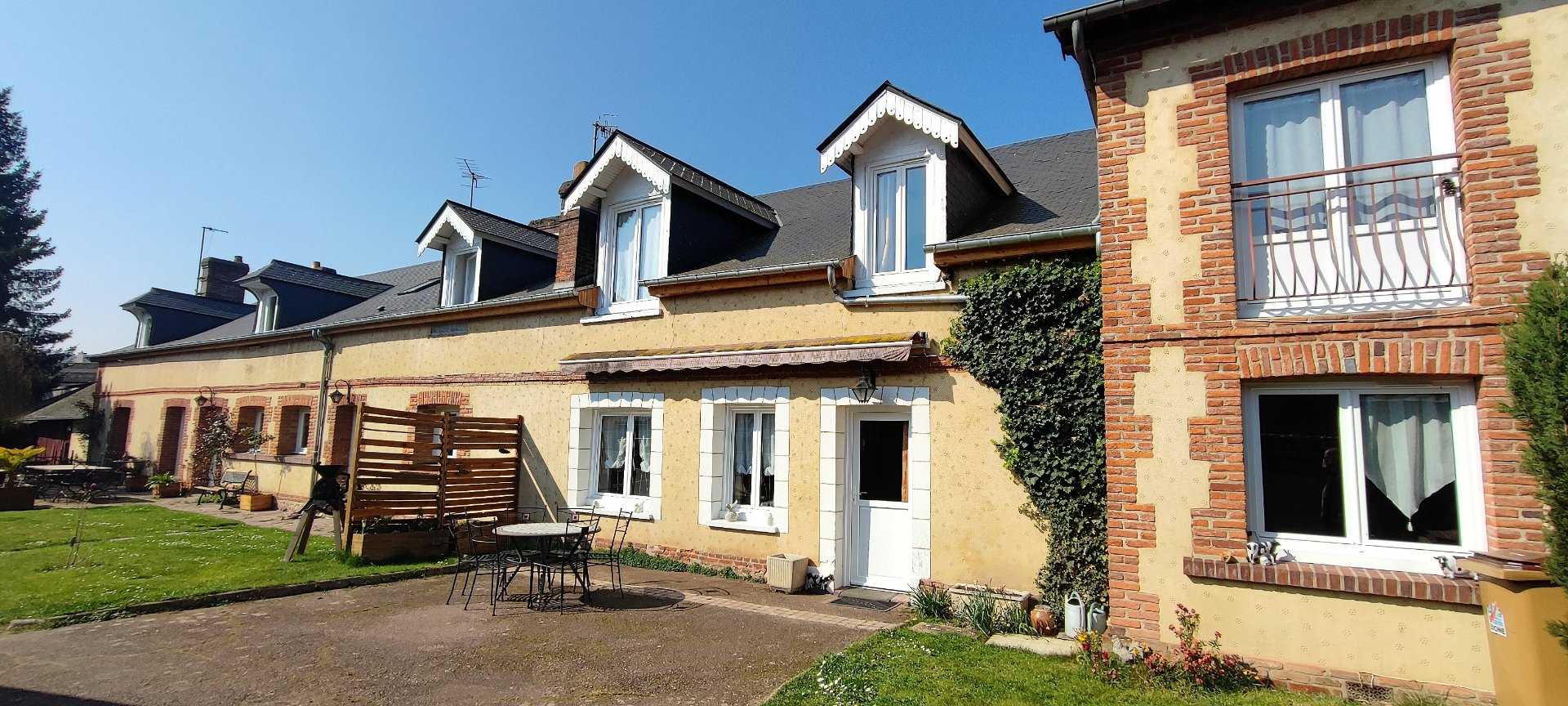 жилой дом в Brionne, Normandie 12604382