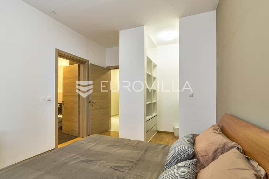 Condominium in Zagreb,  12604671