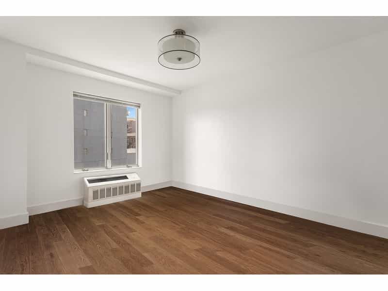 Condominium in Manhattan, New York 12605244