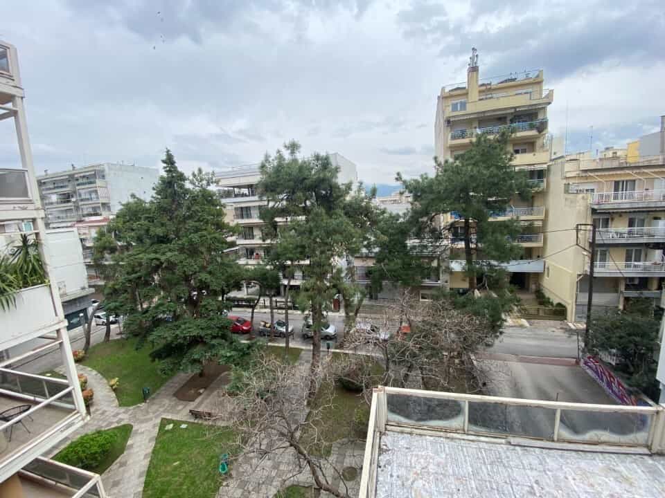 Condominio en Kalamariá, Kentriki Macedonia 12605300