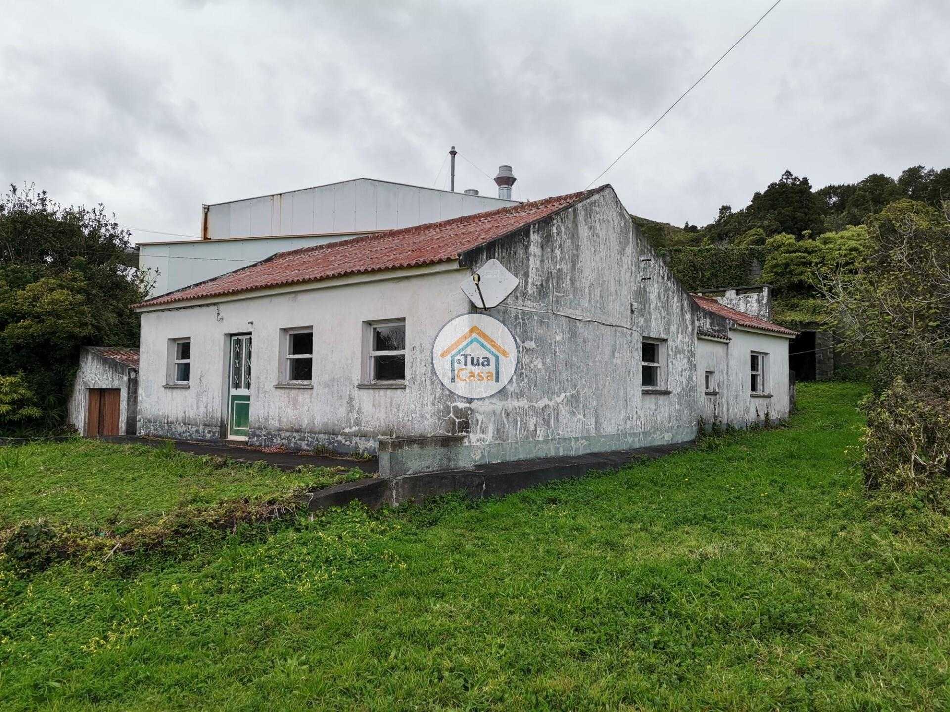 rumah dalam Calheta, Azores 12605366