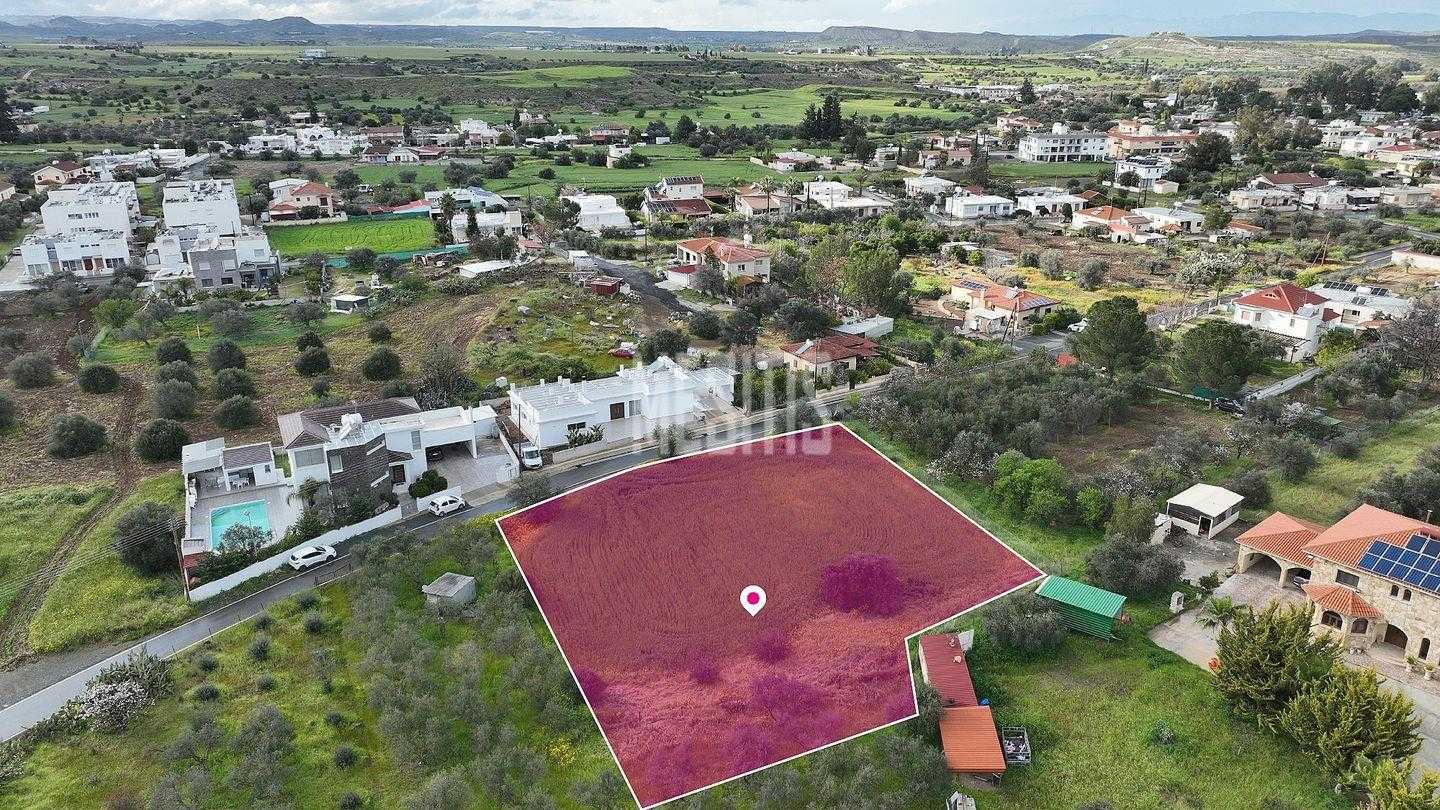 Tanah dalam Agia Varvara, Nicosia 12605408