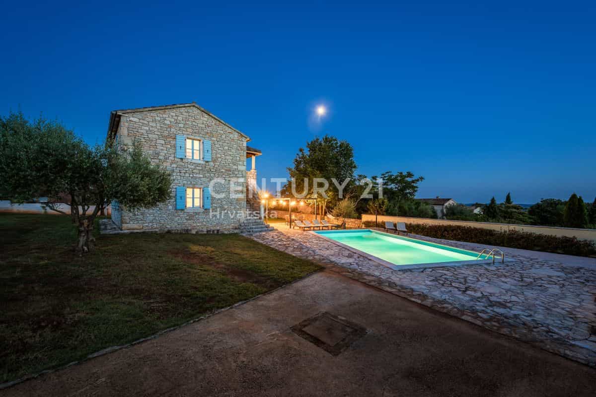 casa en Sveti Lovreč, Istria County 12605882