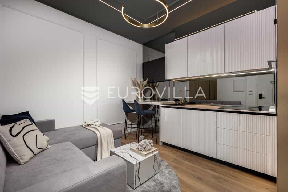 公寓 在 Rijeka, Primorsko-goranska županija 12605898