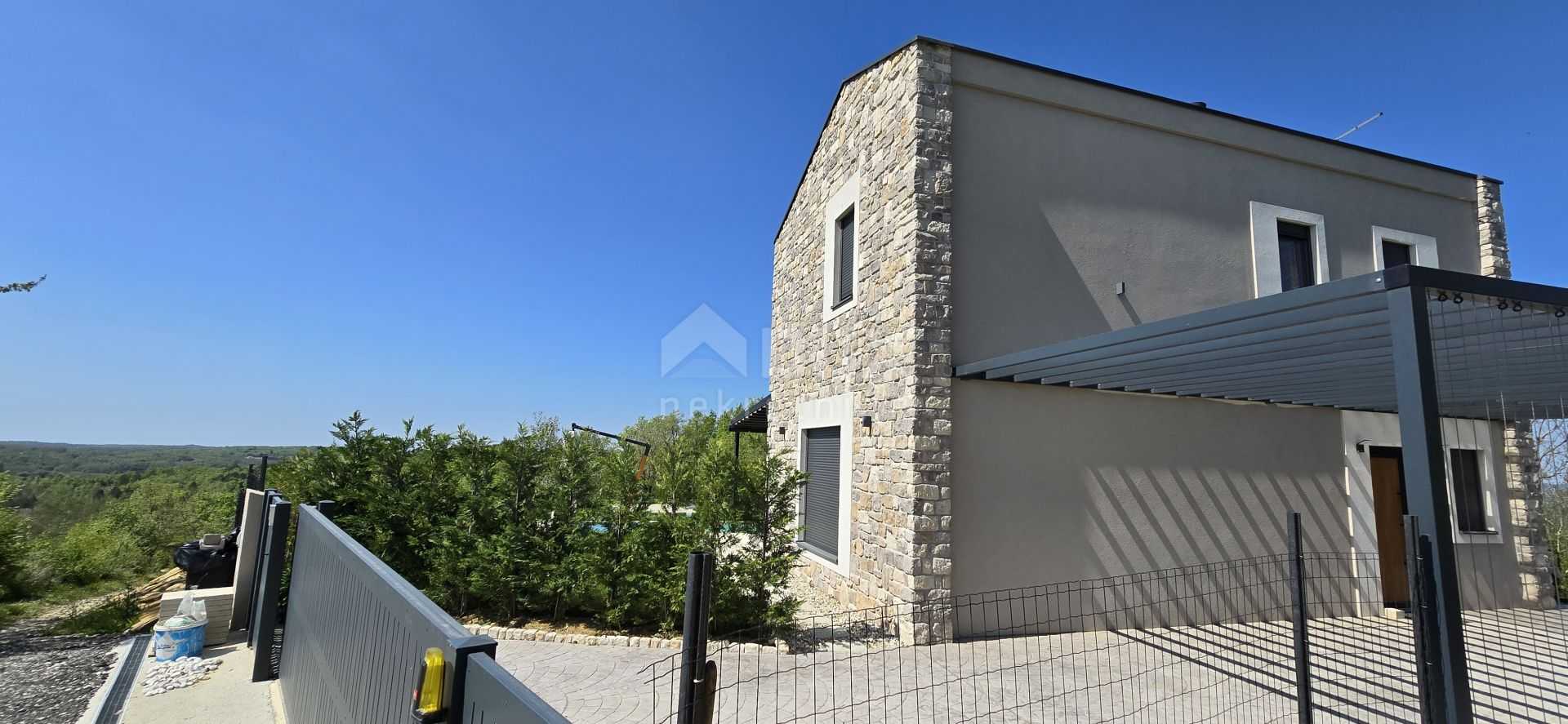 房子 在 Karojba, Istarska Zupanija 12607203