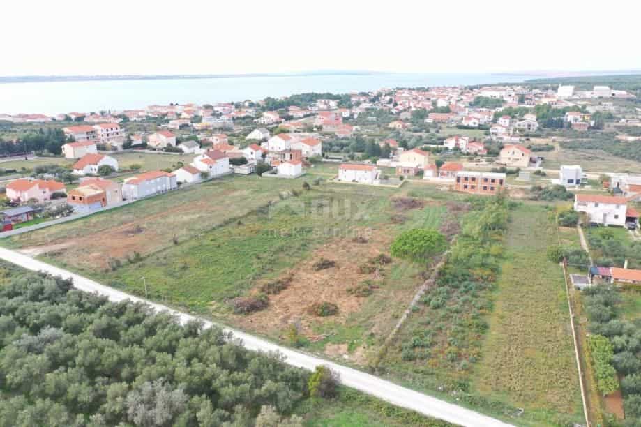 Tanah dalam Vrsi, Zadarska županija 12607658