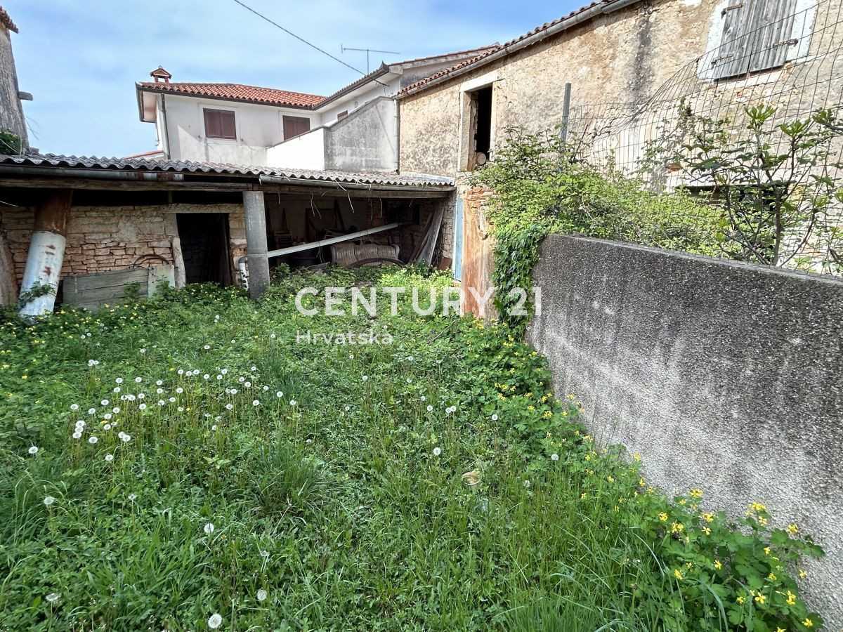 σπίτι σε Kaštelir, Istria County 12608431