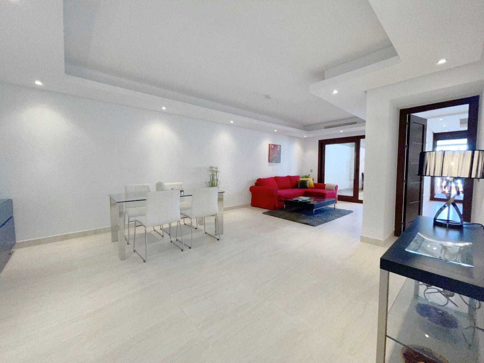 Condominium in Estepona, Andalusia 12608854