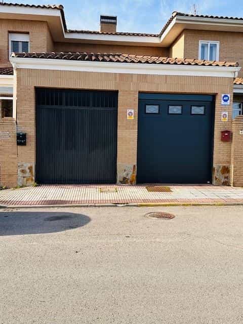 Condominium in Griñón, Comunidad de Madrid 12608889