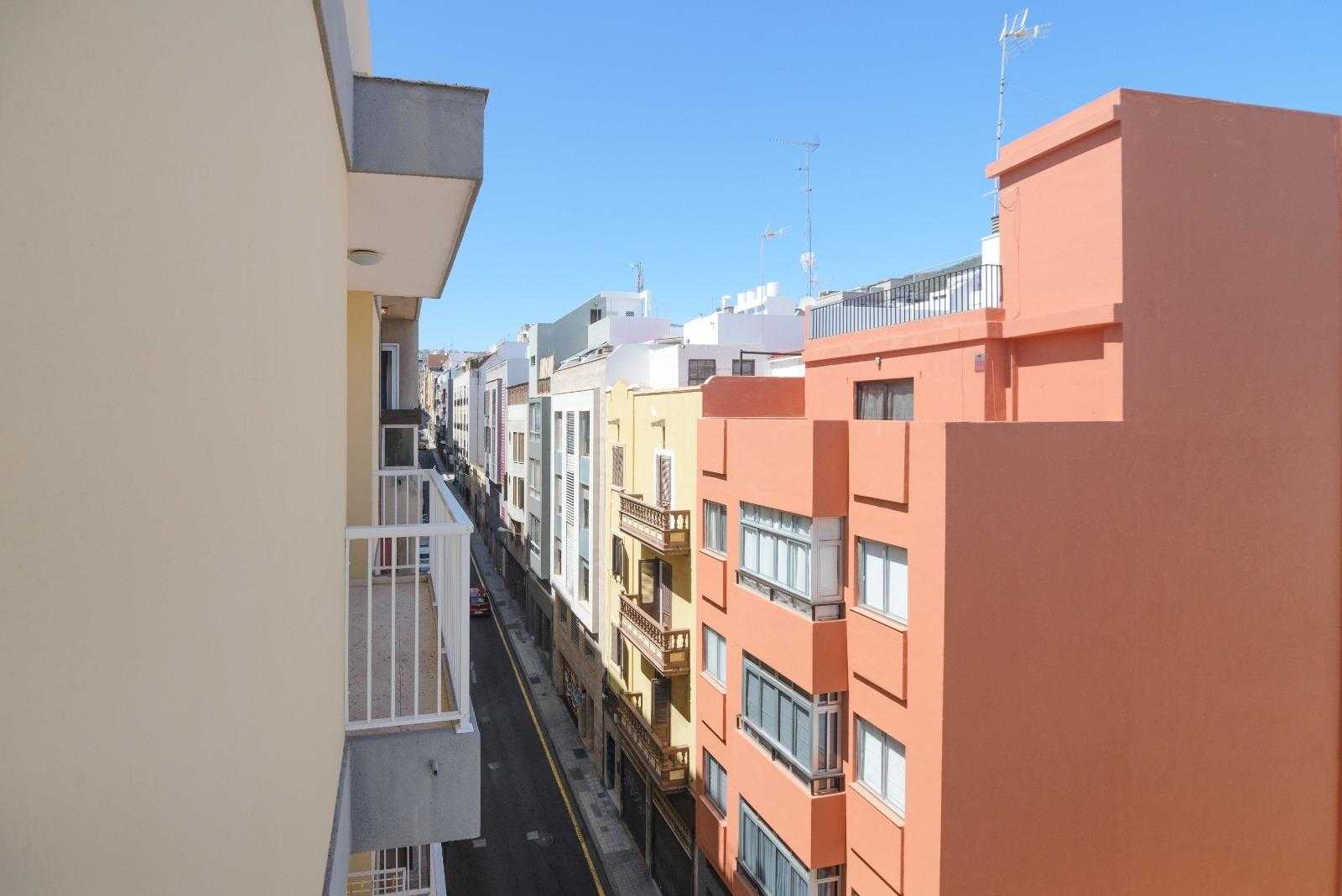 Condominium in Santa Cruz de Tenerife, Canarias 12608935